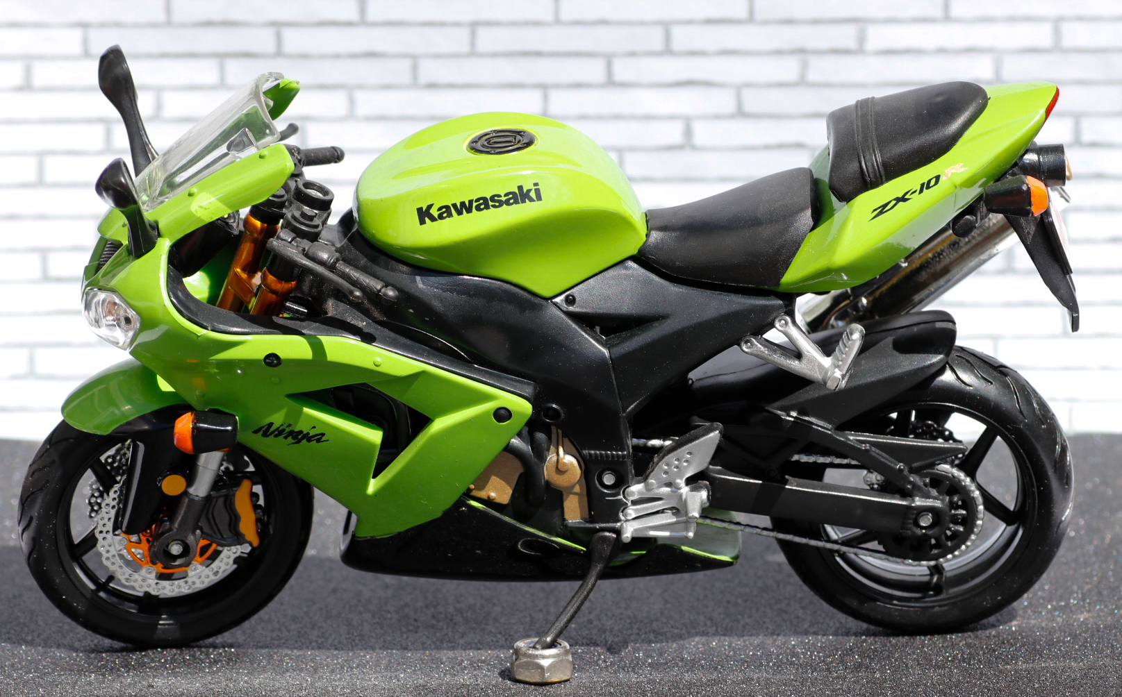 Maisto 1-12 Kawasaki ZX10R